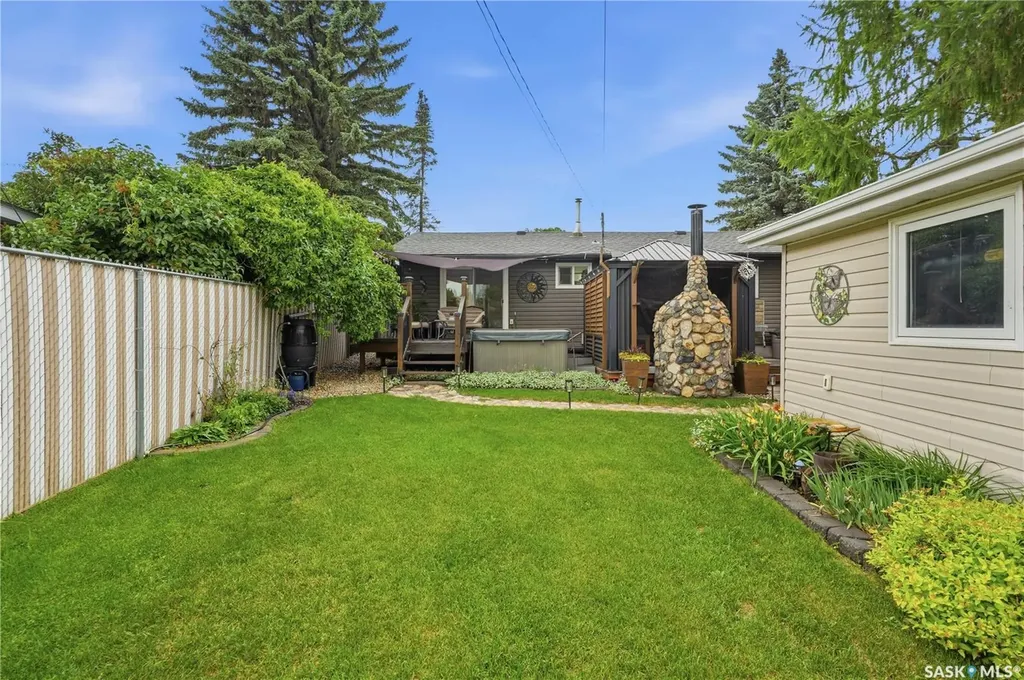 14 Stewart Avenue Saskatoon SK S7L 3S6