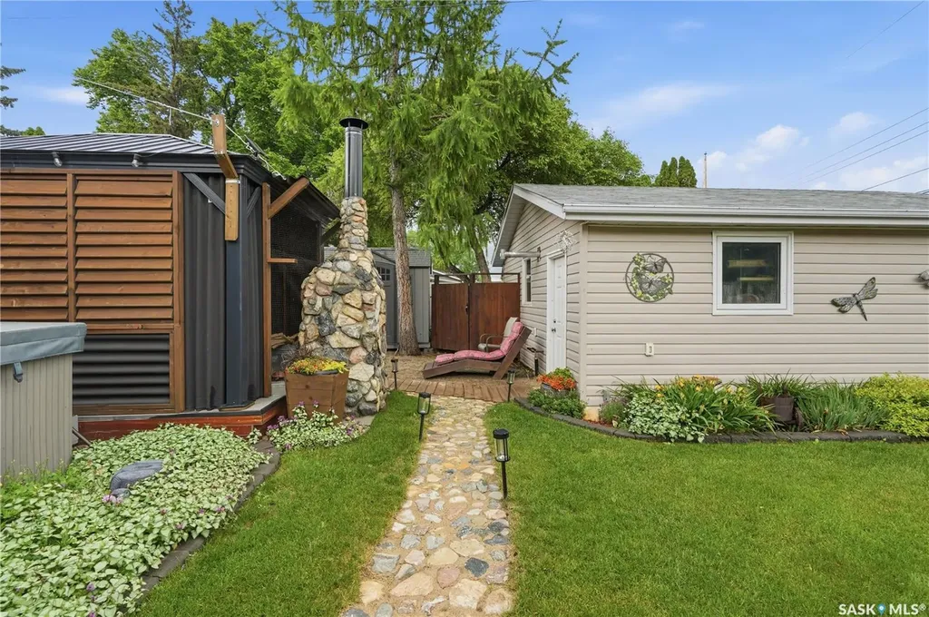 14 Stewart Avenue Saskatoon SK S7L 3S6