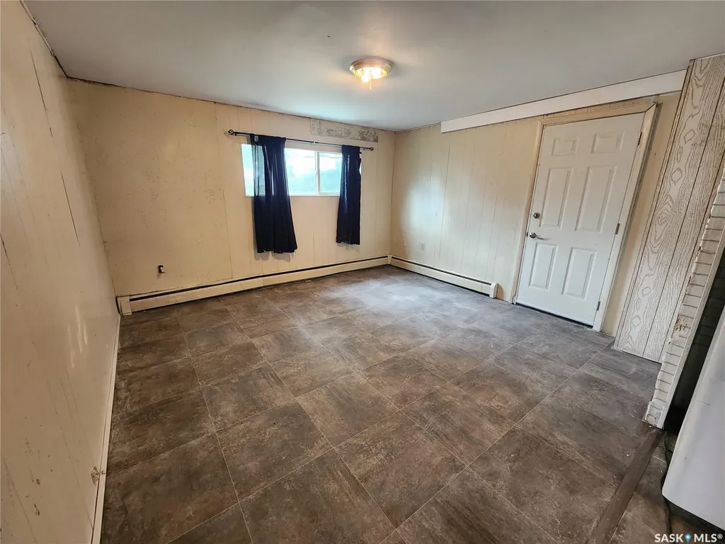 901 King Street Estevan SK S4A 1L3