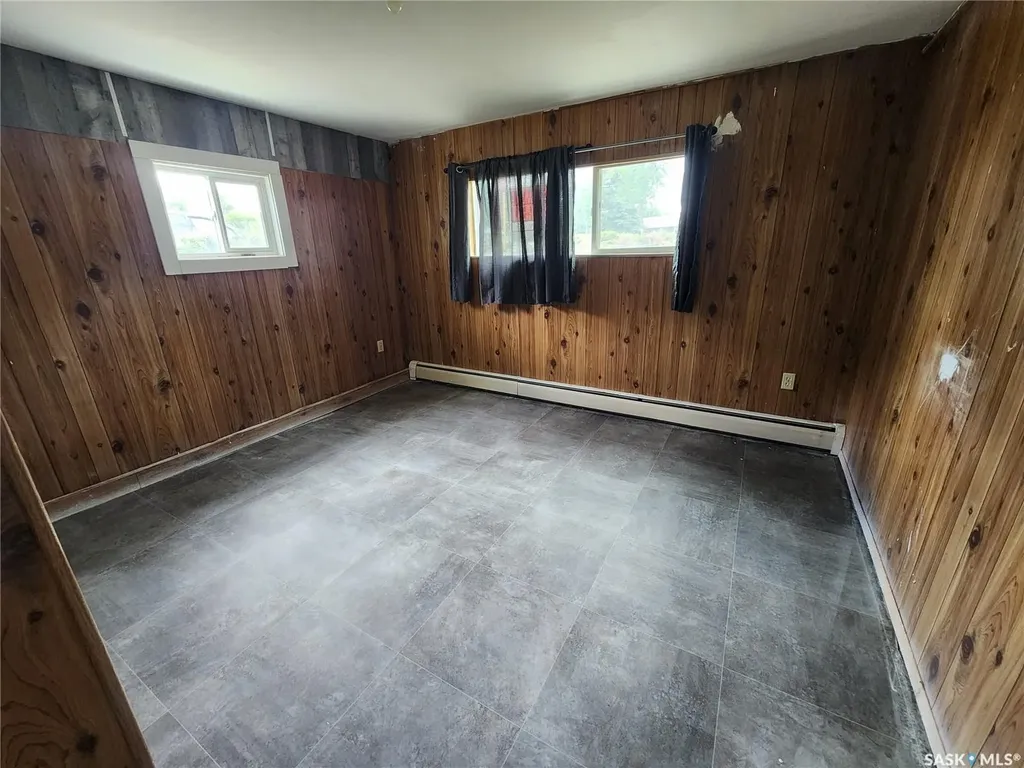 901 King Street Estevan SK S4A 1L3