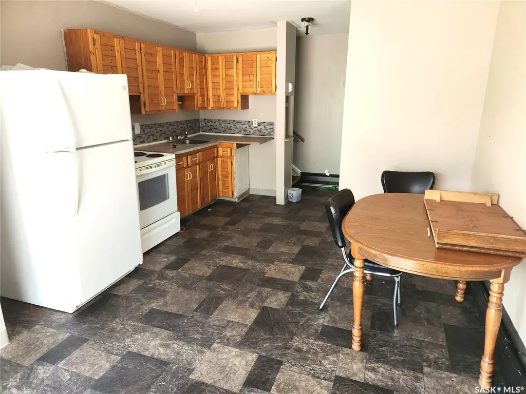 901 King Street Estevan SK S4A 1L3