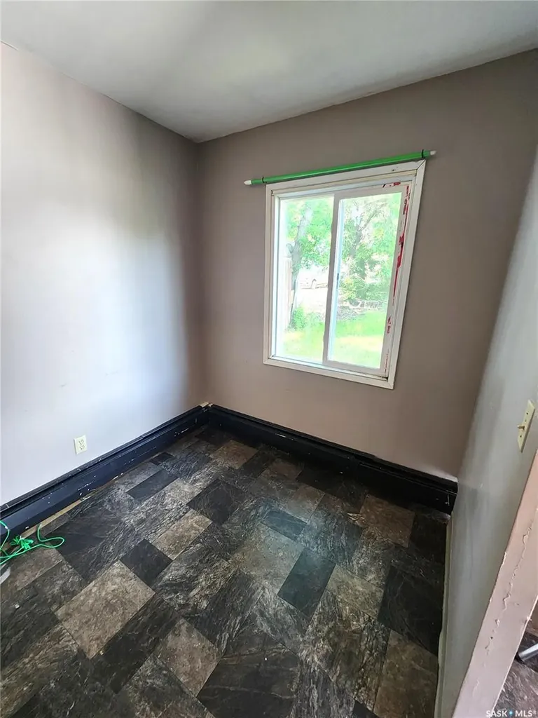 901 King Street Estevan SK S4A 1L3