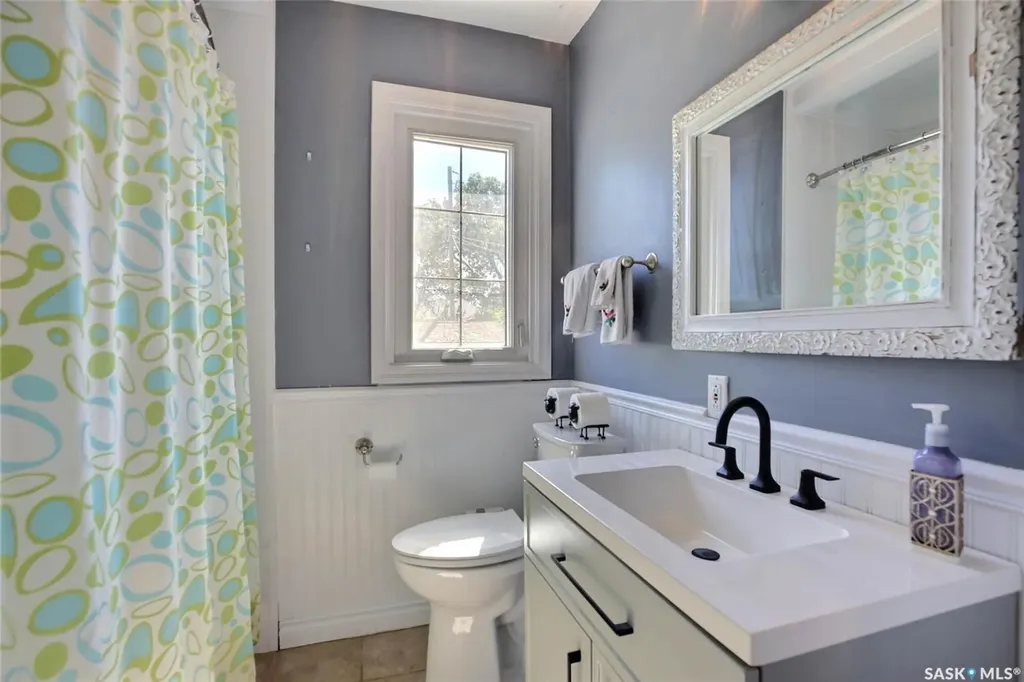 2241 Queen Street Regina SK S4T 4C6