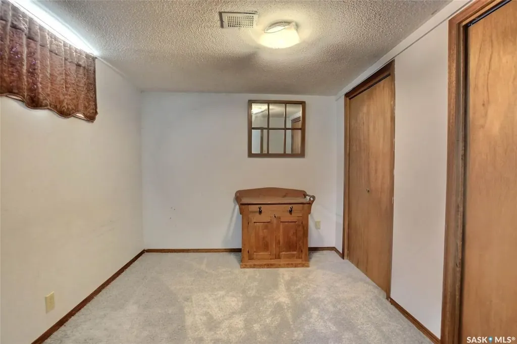 2241 Queen Street Regina SK S4T 4C6