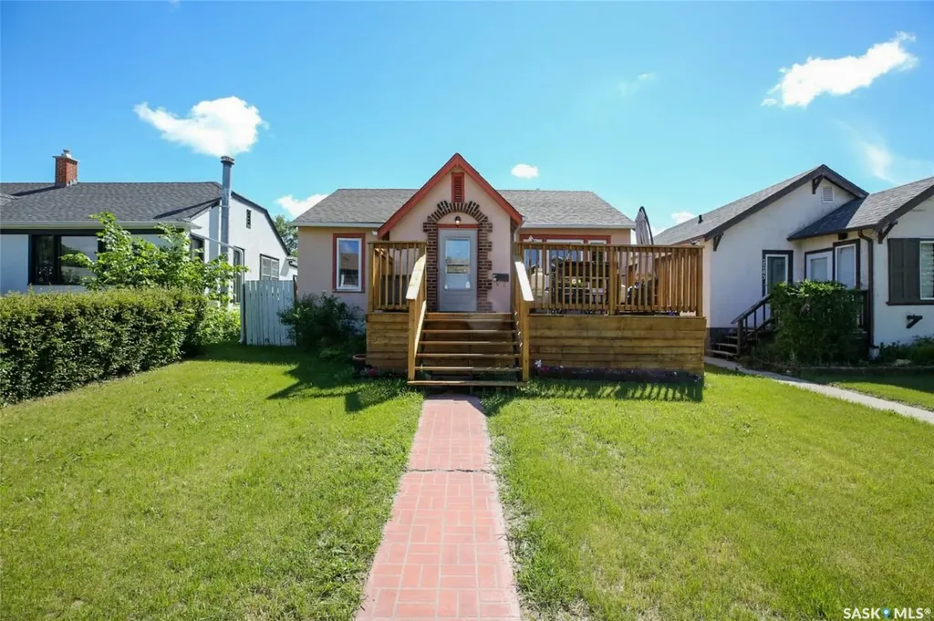 2241 Queen Street Regina SK S4T 4C6