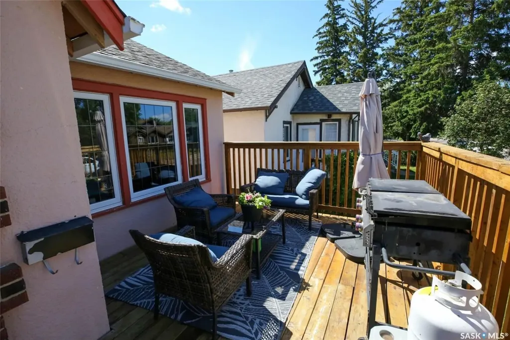 2241 Queen Street Regina SK S4T 4C6