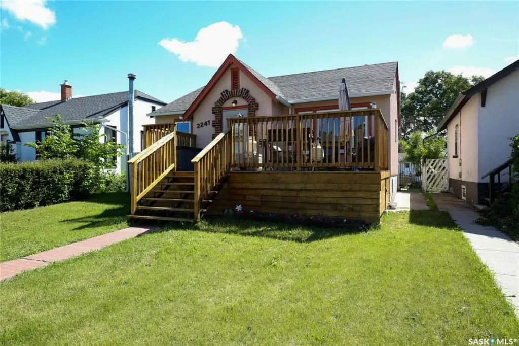 2241 Queen Street Regina SK S4T 4C6