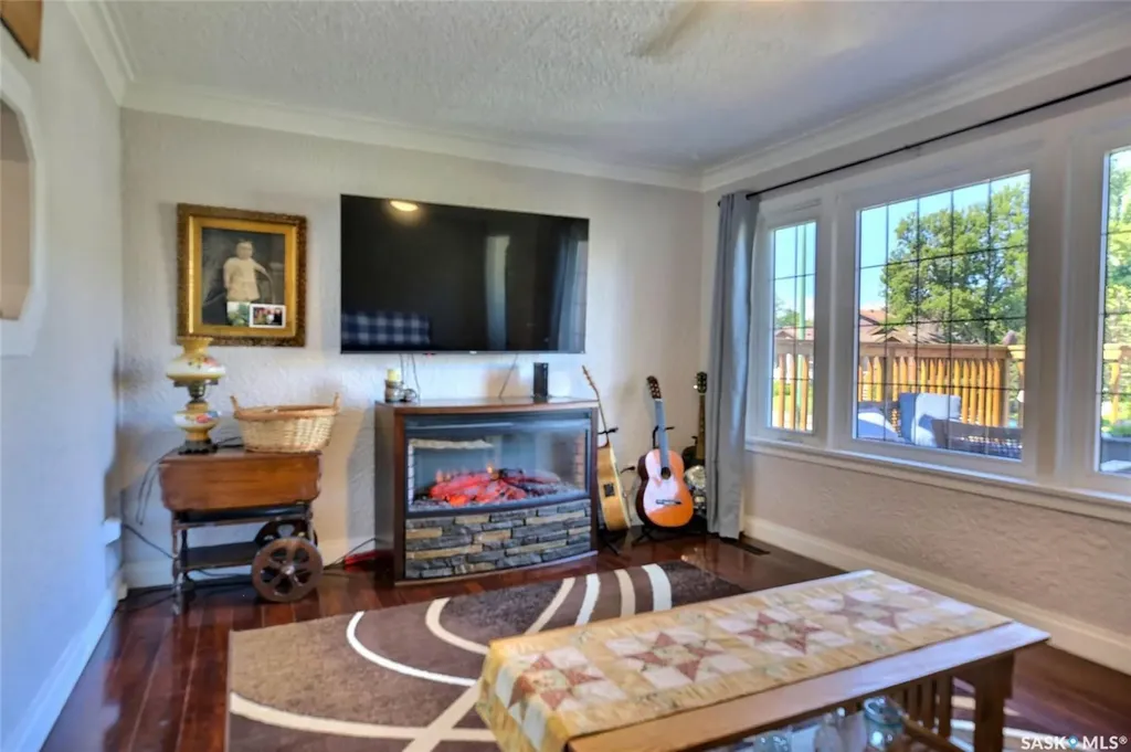 2241 Queen Street Regina SK S4T 4C6