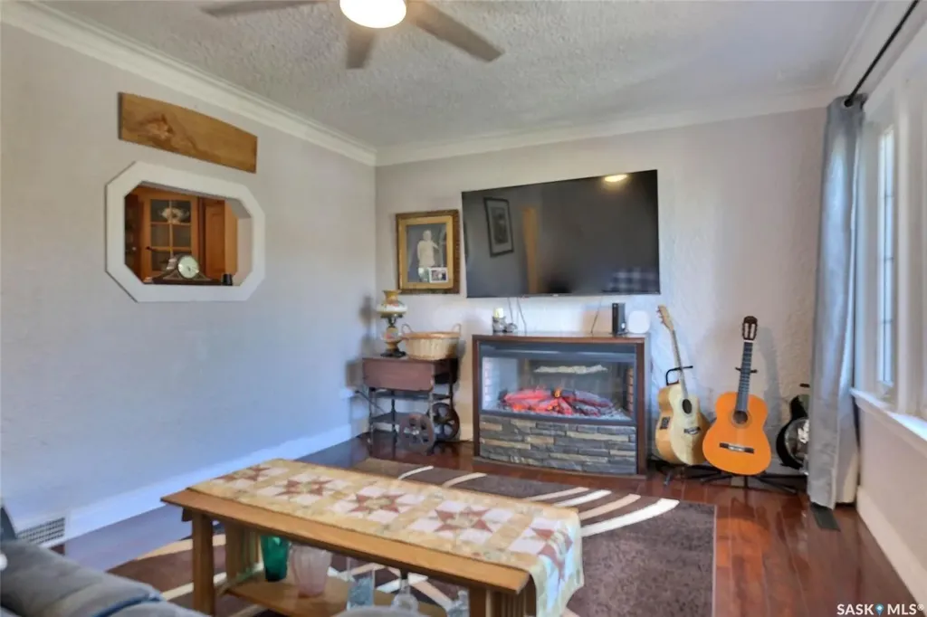 2241 Queen Street Regina SK S4T 4C6