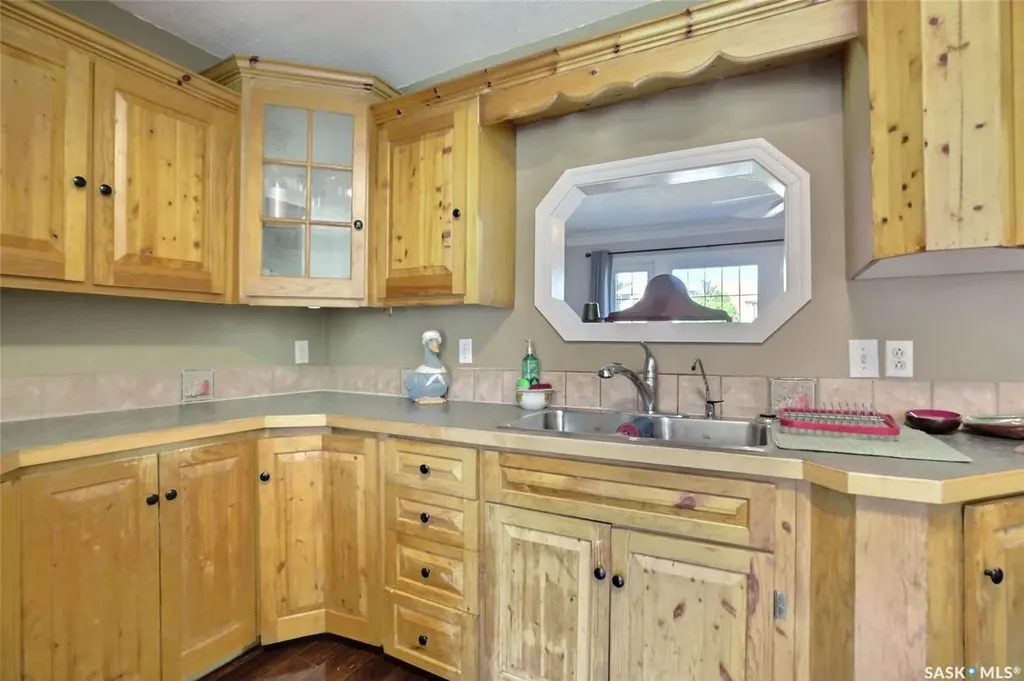 2241 Queen Street Regina SK S4T 4C6