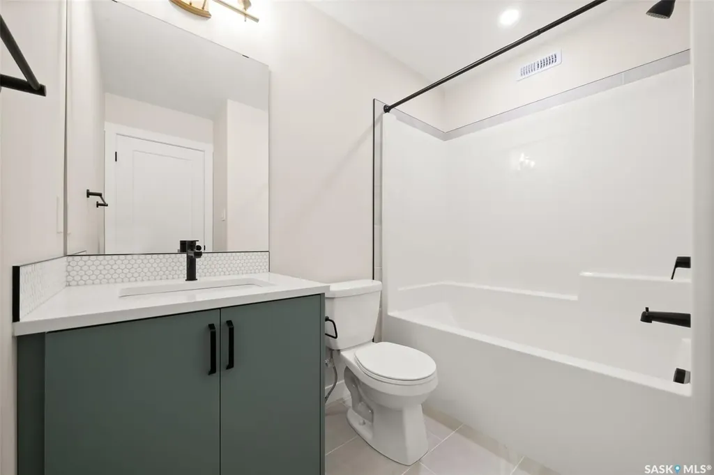 934 Yuel Bend Saskatoon SK S7W 1N8