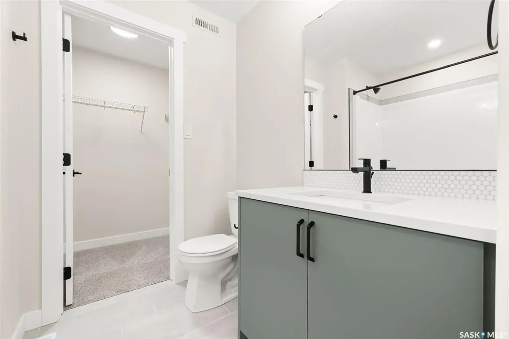 934 Yuel Bend Saskatoon SK S7W 1N8
