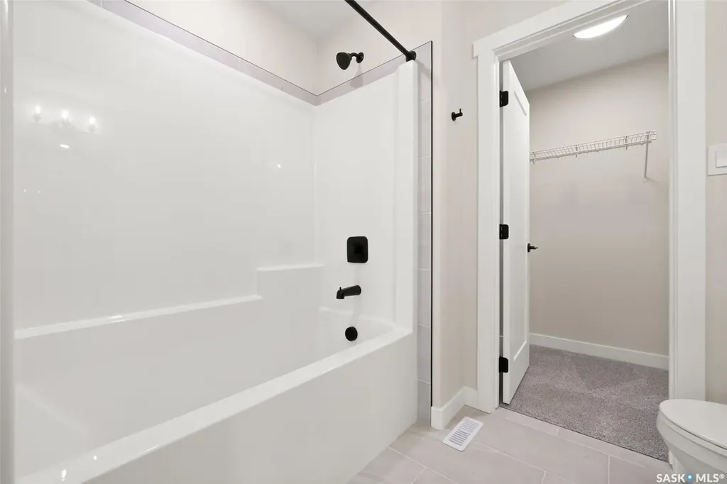 934 Yuel Bend Saskatoon SK S7W 1N8
