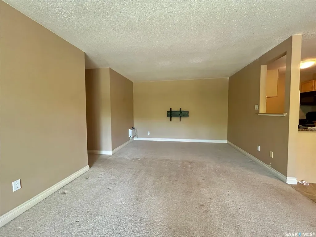 1811 8th Avenue N Regina SK S4R 0G5