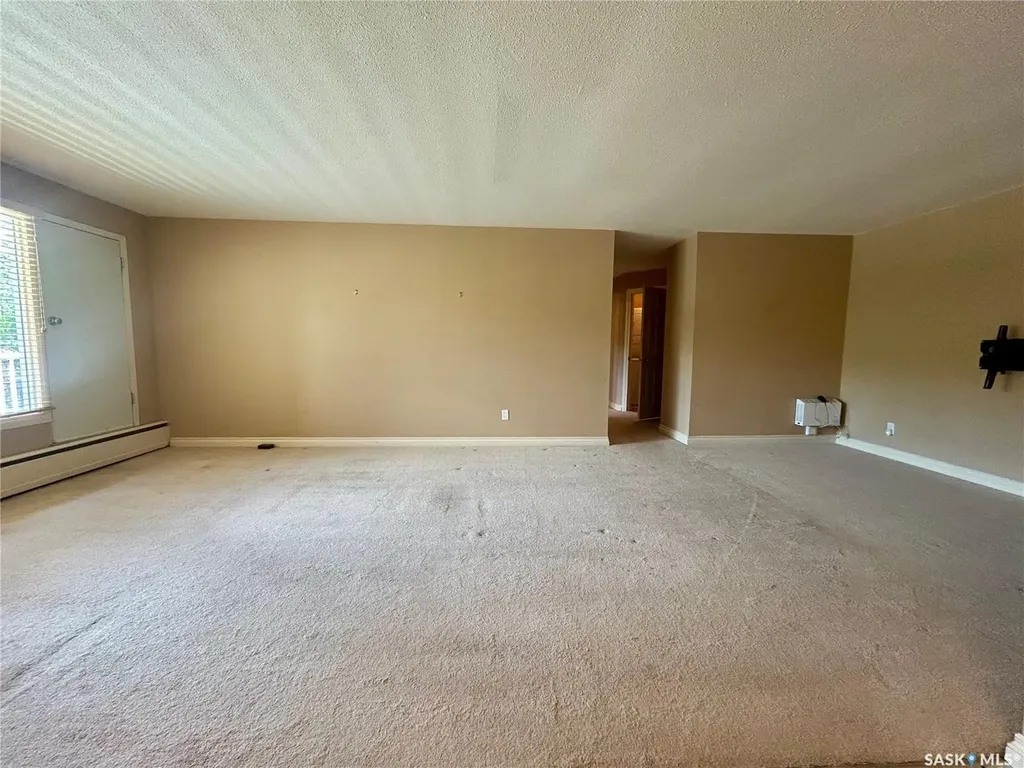 1811 8th Avenue N Regina SK S4R 0G5