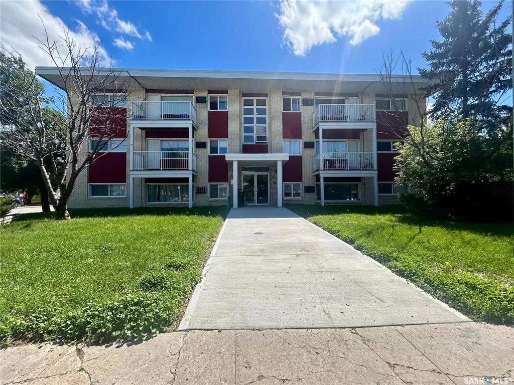1811 8th Avenue N Regina SK S4R 0G5