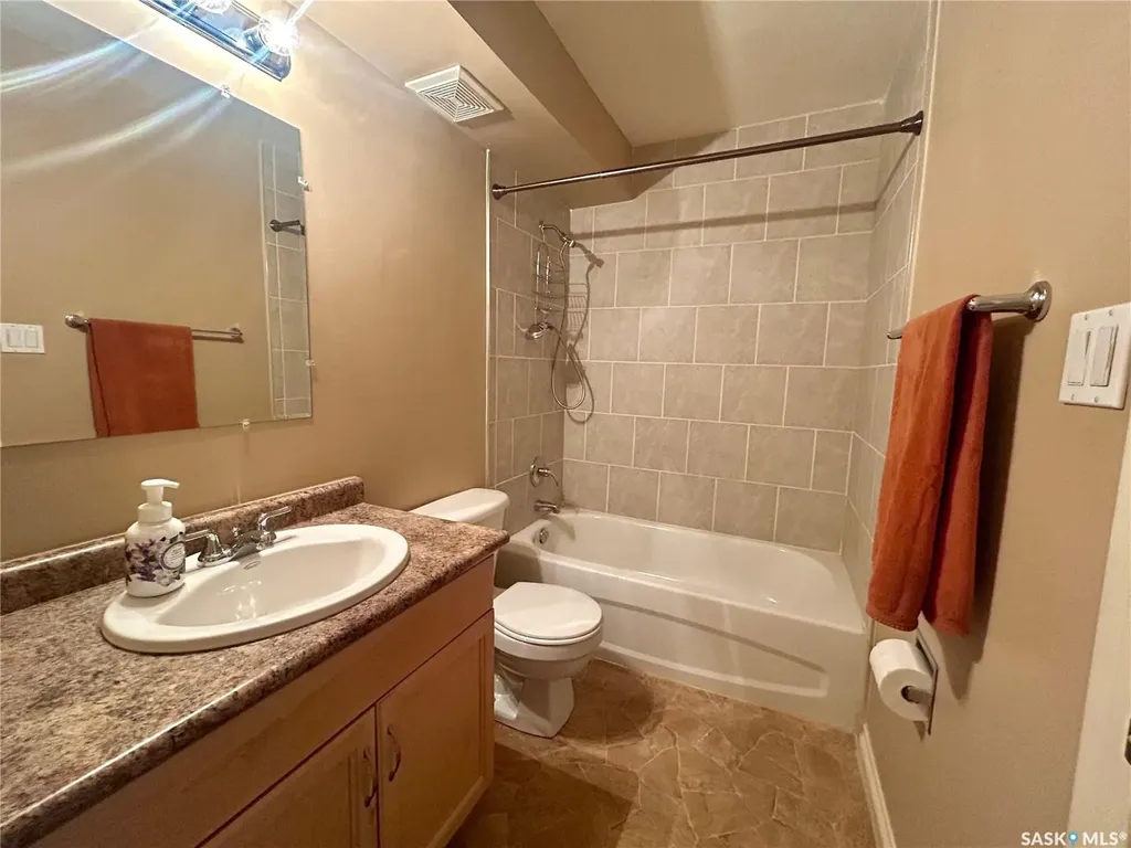 1811 8th Avenue N Regina SK S4R 0G5