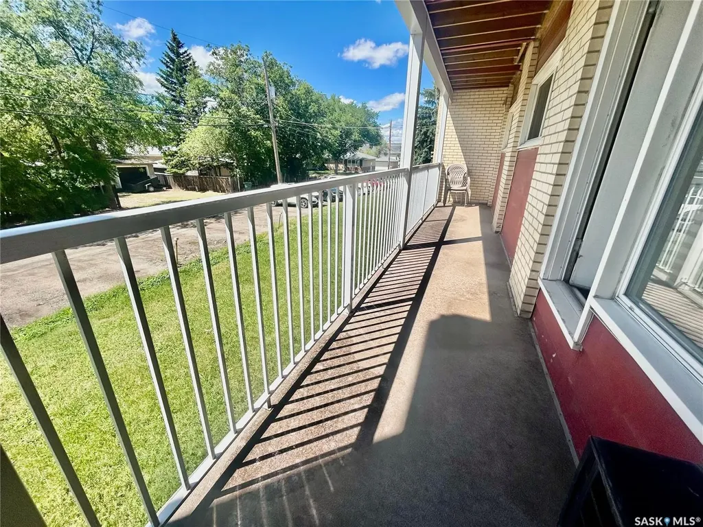 1811 8th Avenue N Regina SK S4R 0G5