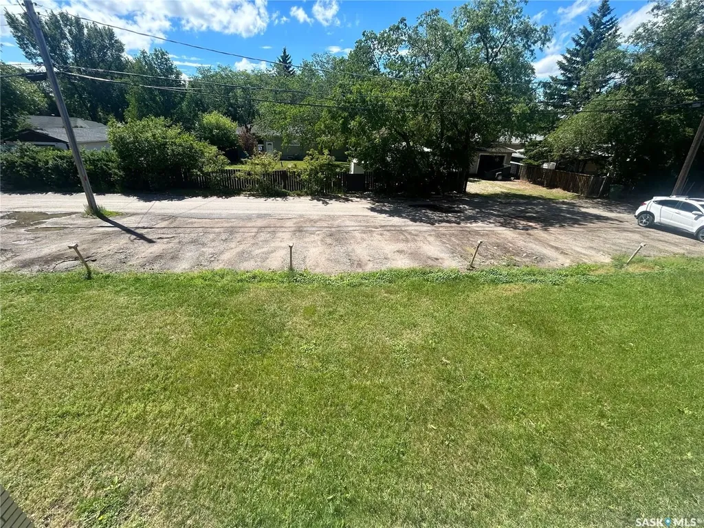 1811 8th Avenue N Regina SK S4R 0G5