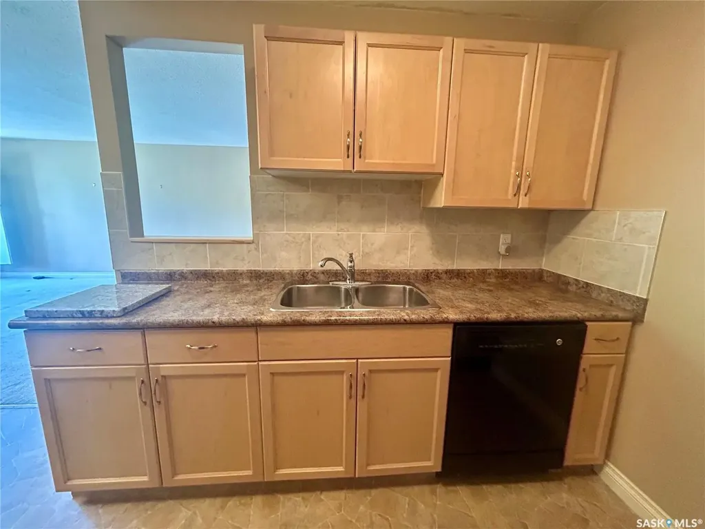 1811 8th Avenue N Regina SK S4R 0G5