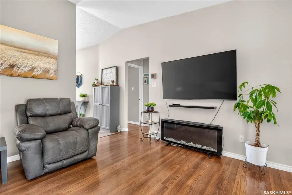 2732 Shooter Drive E Regina SK S4V 0Y7