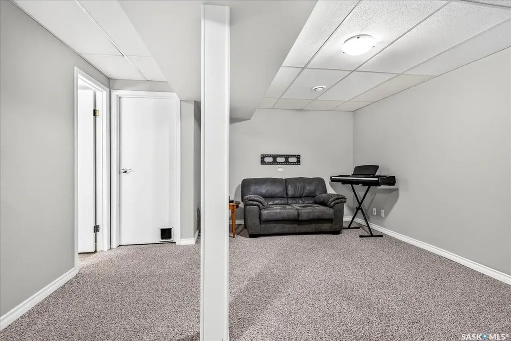 2732 Shooter Drive E Regina SK S4V 0Y7