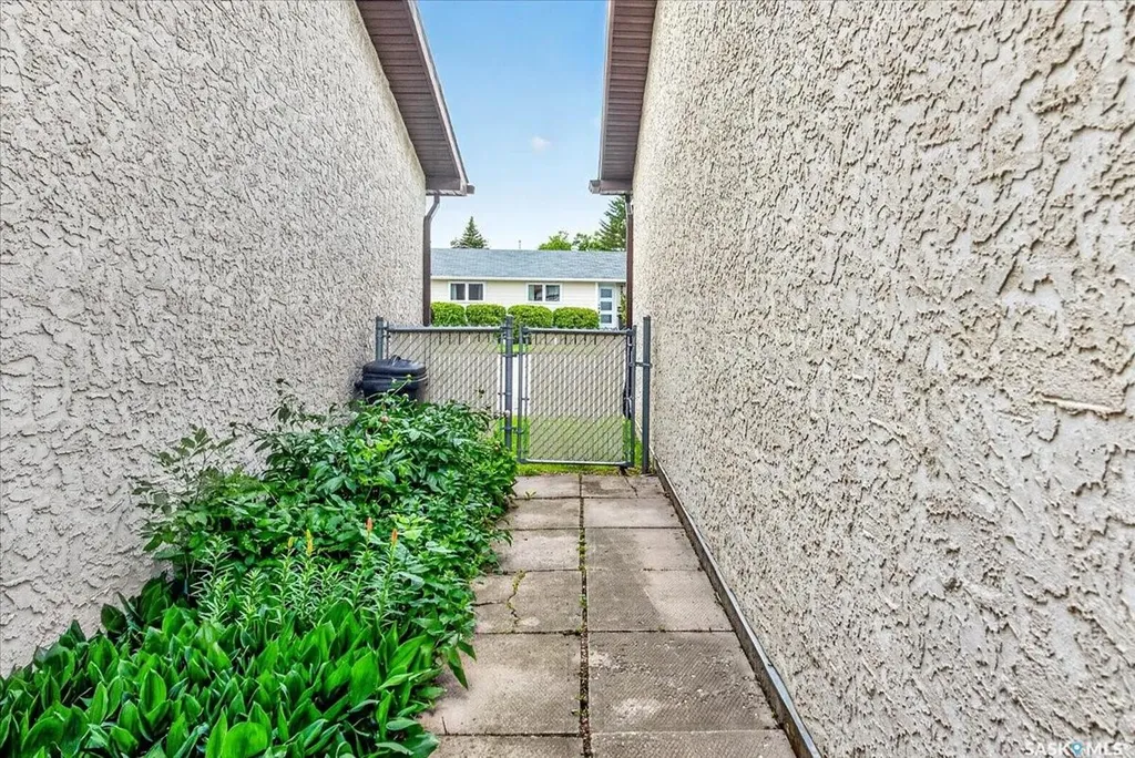 2732 Shooter Drive E Regina SK S4V 0Y7