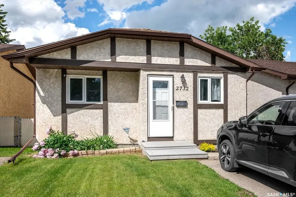 2732 Shooter Drive E Regina SK S4V 0Y7