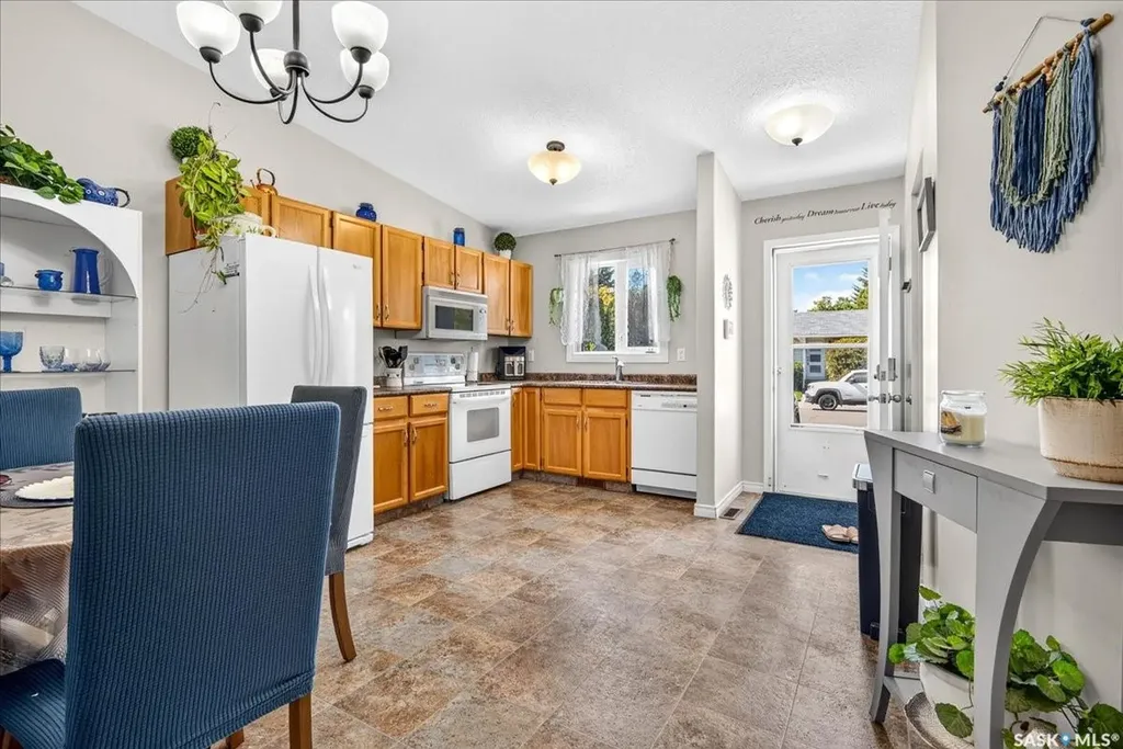 2732 Shooter Drive E Regina SK S4V 0Y7