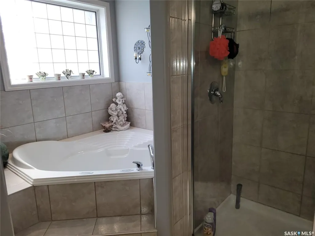 406 Bolton Place Saskatoon SK S7T 0A2