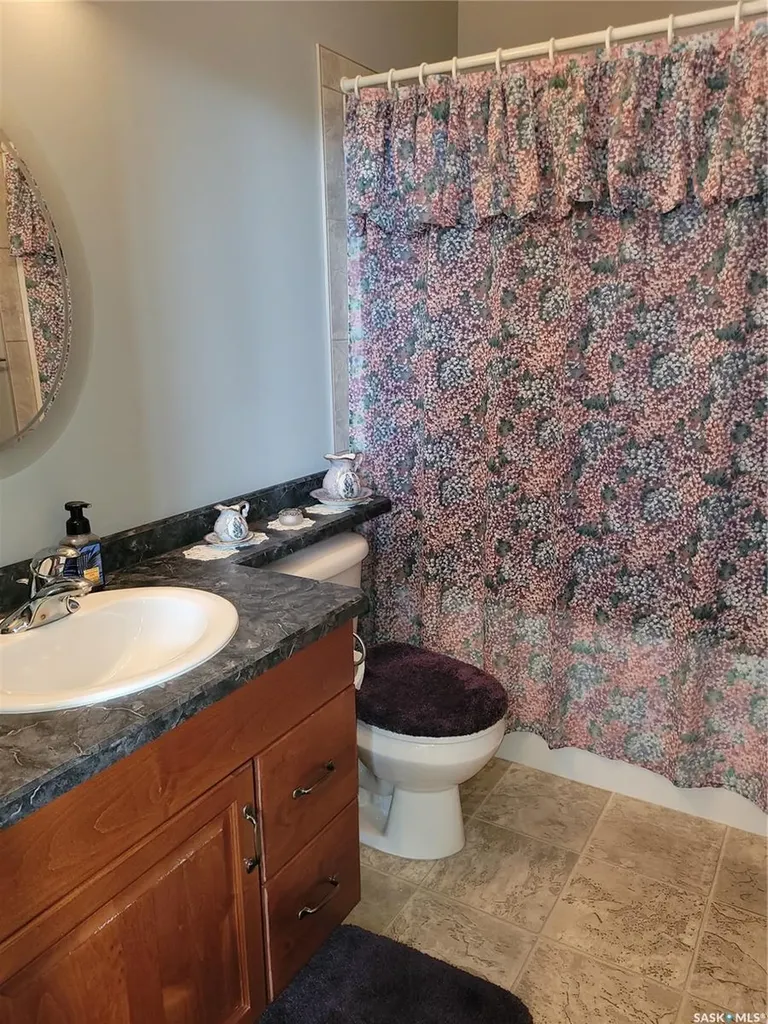 406 Bolton Place Saskatoon SK S7T 0A2