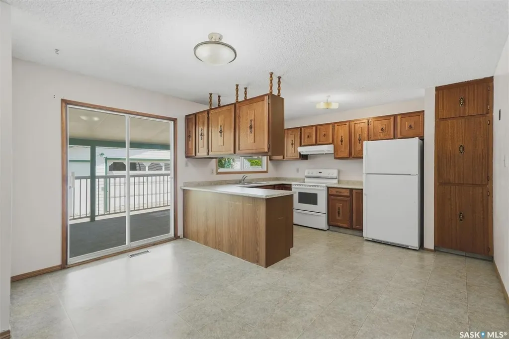 1218 Moss Avenue Saskatoon SK S7H 5A6
