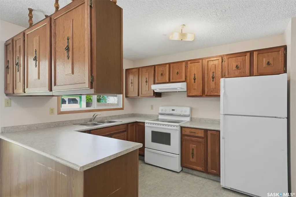 1218 Moss Avenue Saskatoon SK S7H 5A6