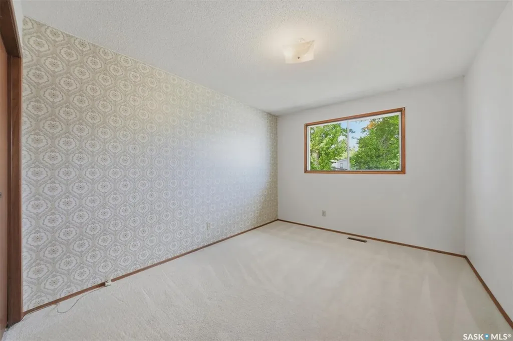 1218 Moss Avenue Saskatoon SK S7H 5A6