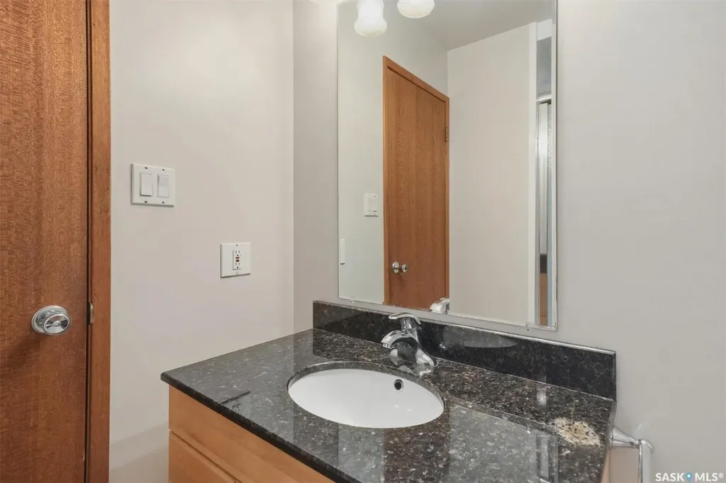 1218 Moss Avenue Saskatoon SK S7H 5A6