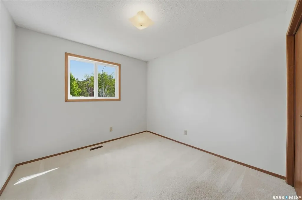 1218 Moss Avenue Saskatoon SK S7H 5A6