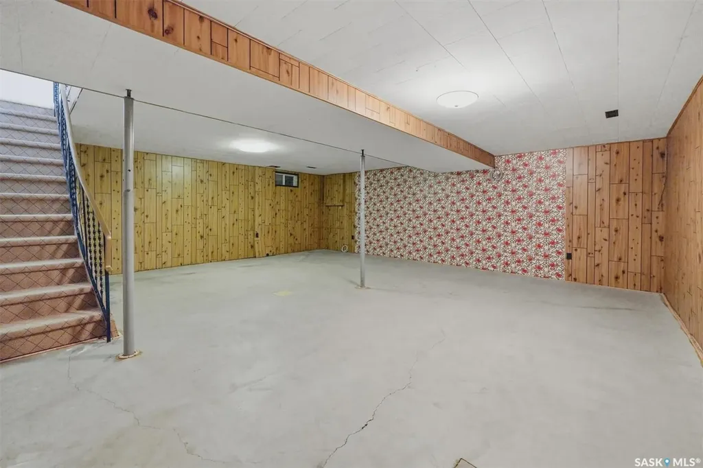 1218 Moss Avenue Saskatoon SK S7H 5A6
