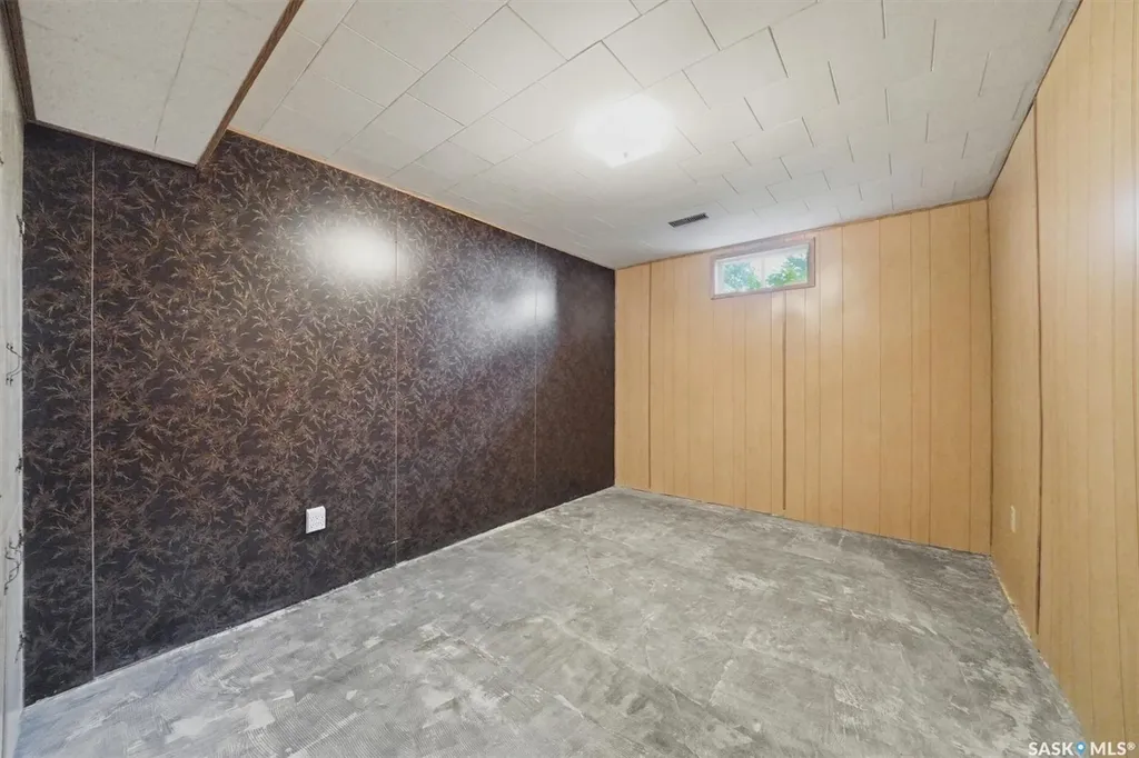 1218 Moss Avenue Saskatoon SK S7H 5A6