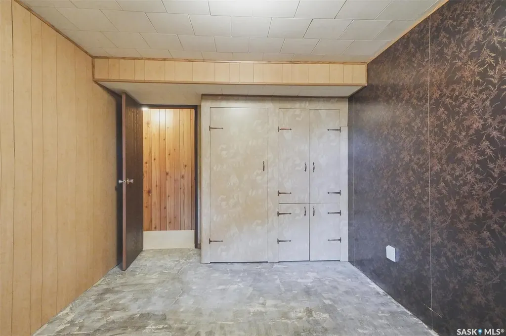1218 Moss Avenue Saskatoon SK S7H 5A6