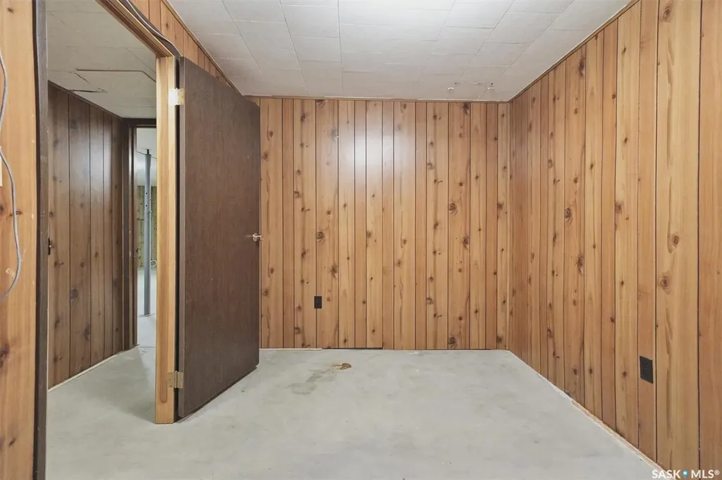 1218 Moss Avenue Saskatoon SK S7H 5A6