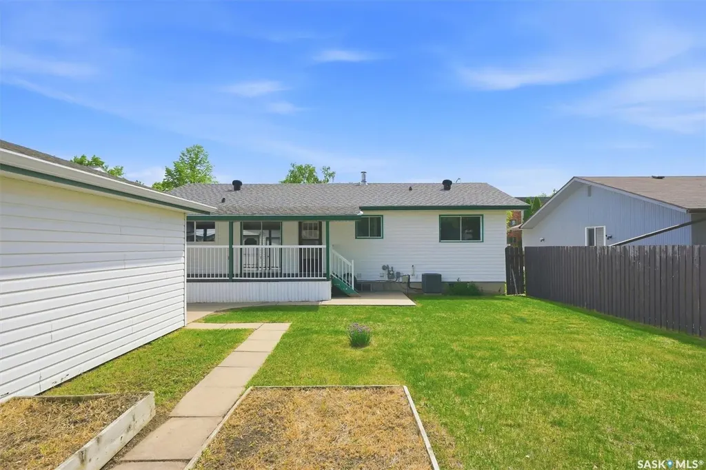 1218 Moss Avenue Saskatoon SK S7H 5A6