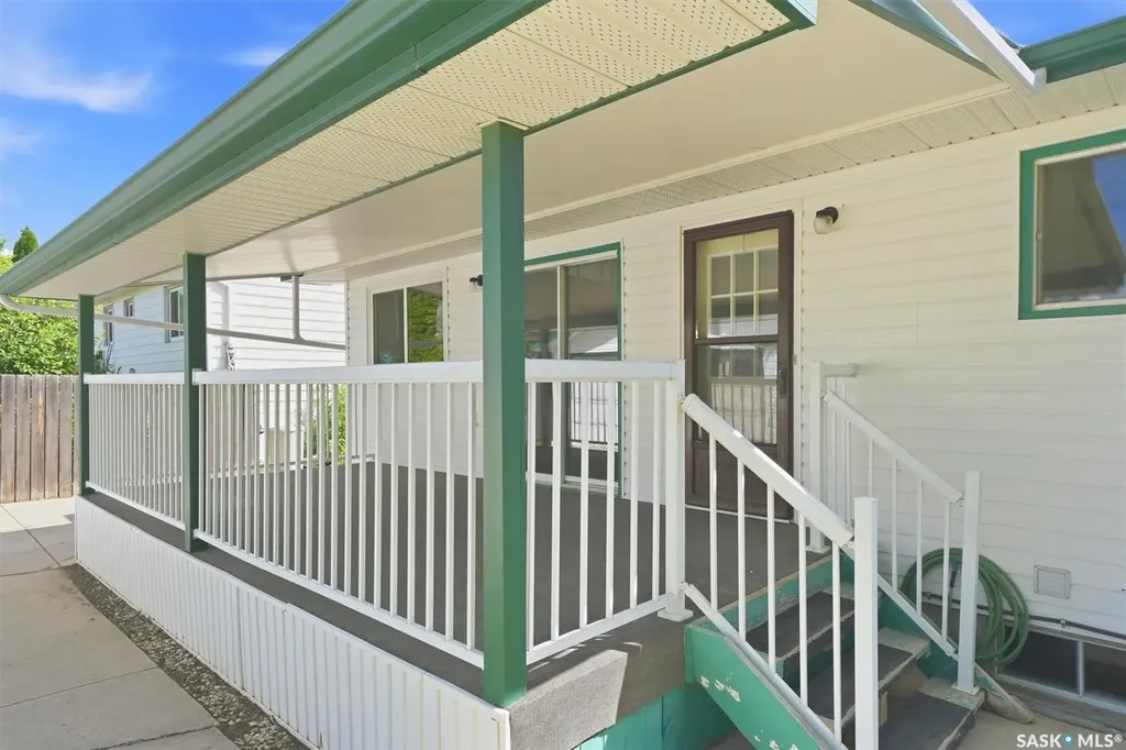 1218 Moss Avenue Saskatoon SK S7H 5A6