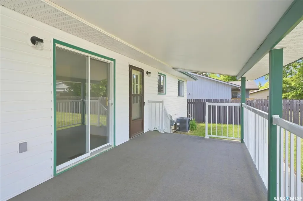 1218 Moss Avenue Saskatoon SK S7H 5A6