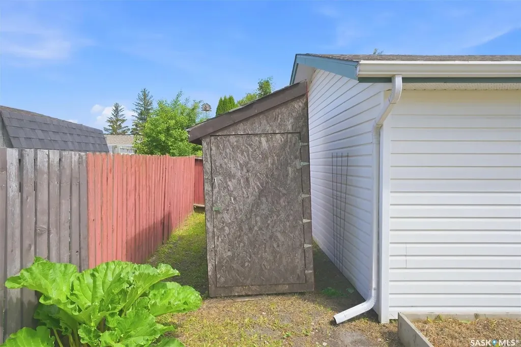 1218 Moss Avenue Saskatoon SK S7H 5A6