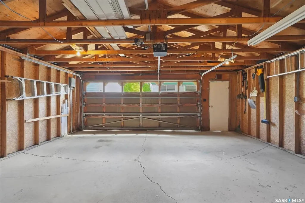 1218 Moss Avenue Saskatoon SK S7H 5A6