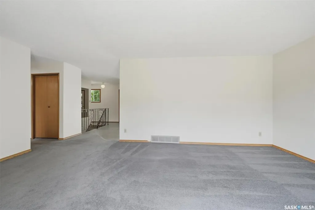 1218 Moss Avenue Saskatoon SK S7H 5A6