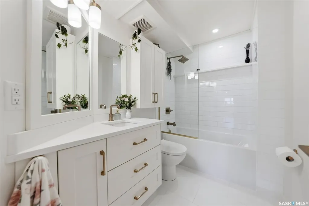 611 University Drive Saskatoon SK S7N 3Z1