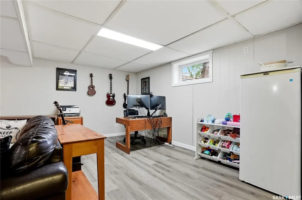 3345 Mountbatten Street Saskatoon SK S7M 3T8