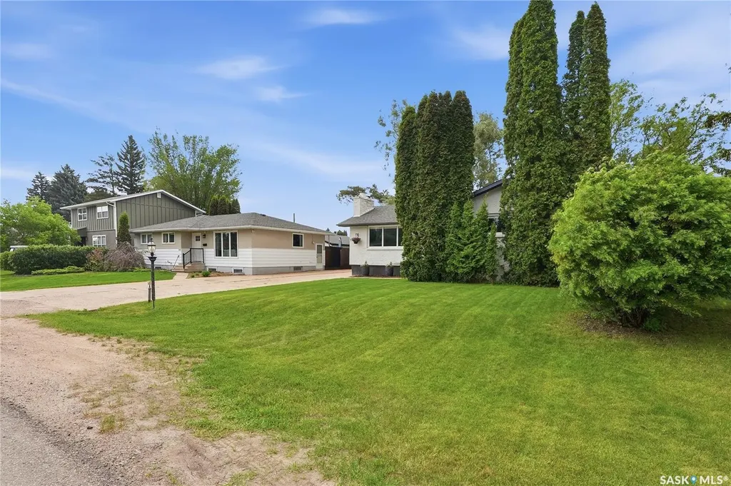3345 Mountbatten Street Saskatoon SK S7M 3T8