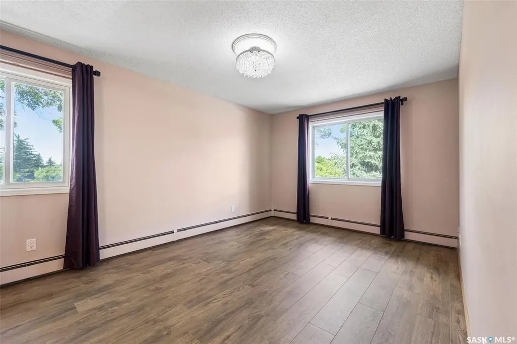 960 Assiniboine Avenue Regina SK S4V 2P8